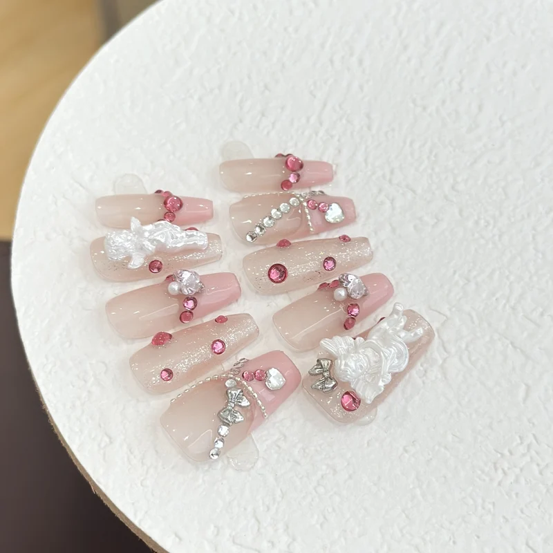 Dekoratives, mit Strass verziertes Press-On-Nagelset