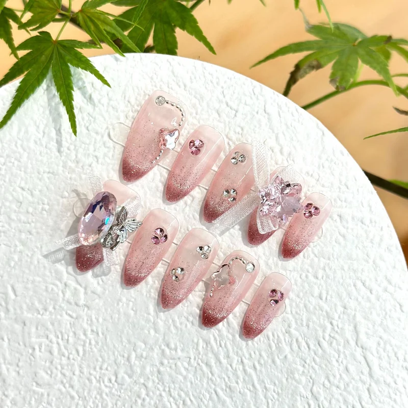 Glamouröse Strass-Akzent Press-On Nagelset