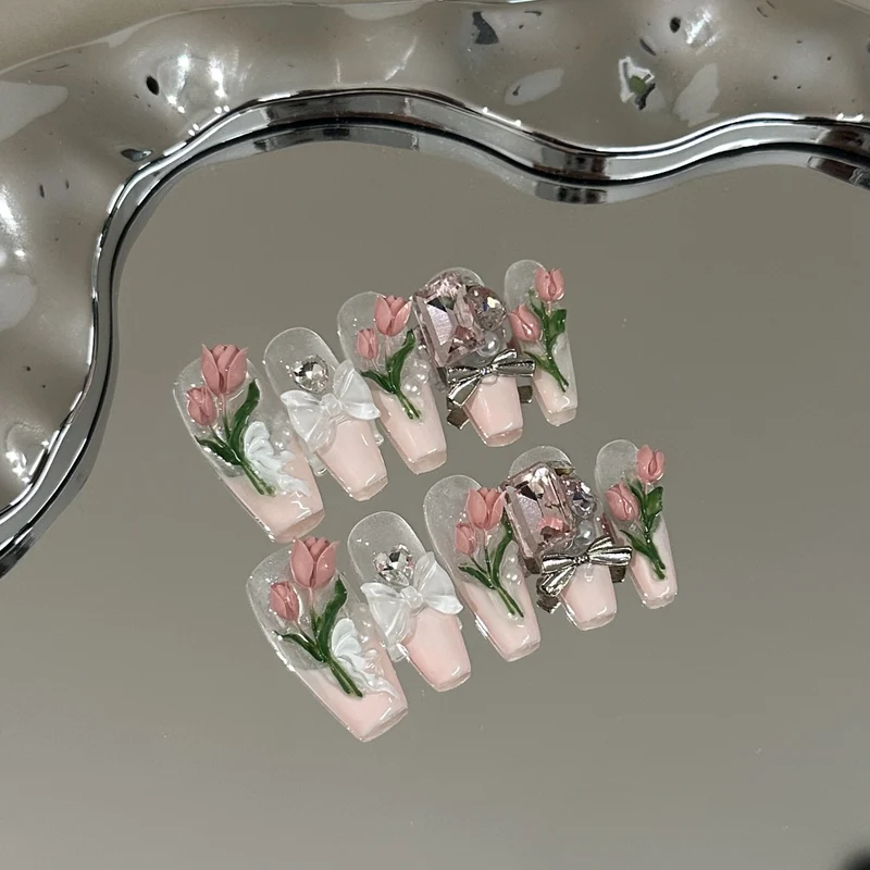 Florale Artisan Press-On Nagelkunst