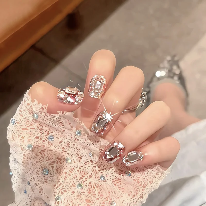 Premium Kristall-akzentuierte Press-On Nagelkunst Set