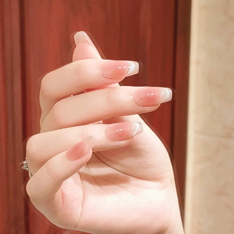 Eleganter French Tip Press-On Nagelset