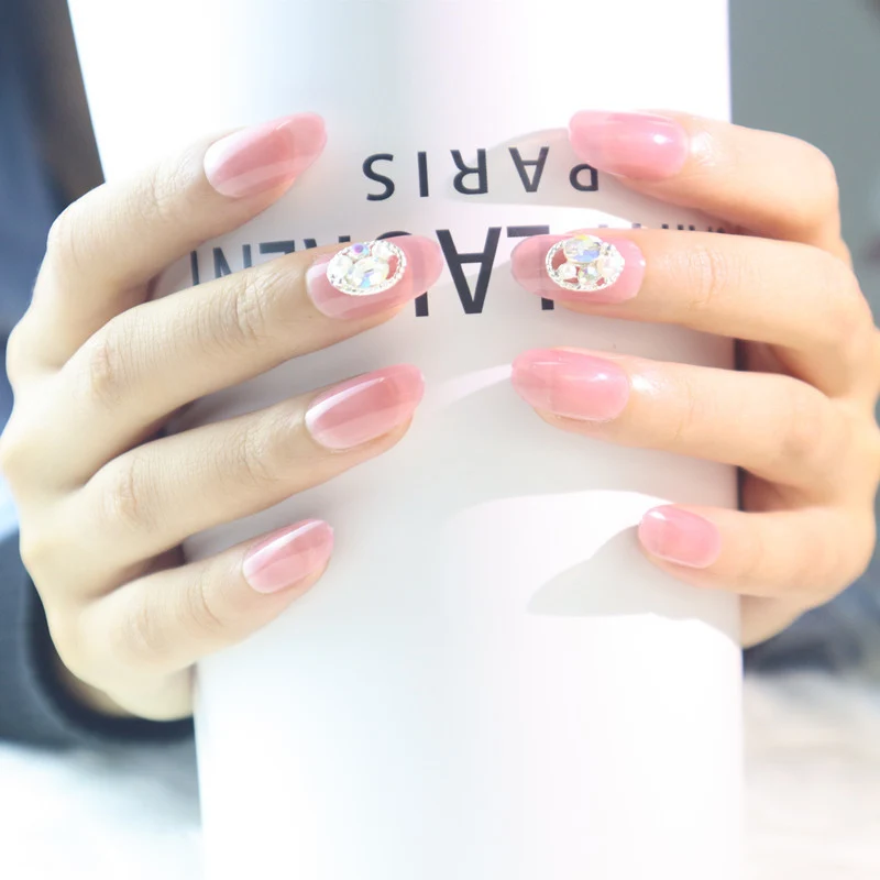 Elegantes Press-On-Nagelkunst-Set mit Strassakzenten