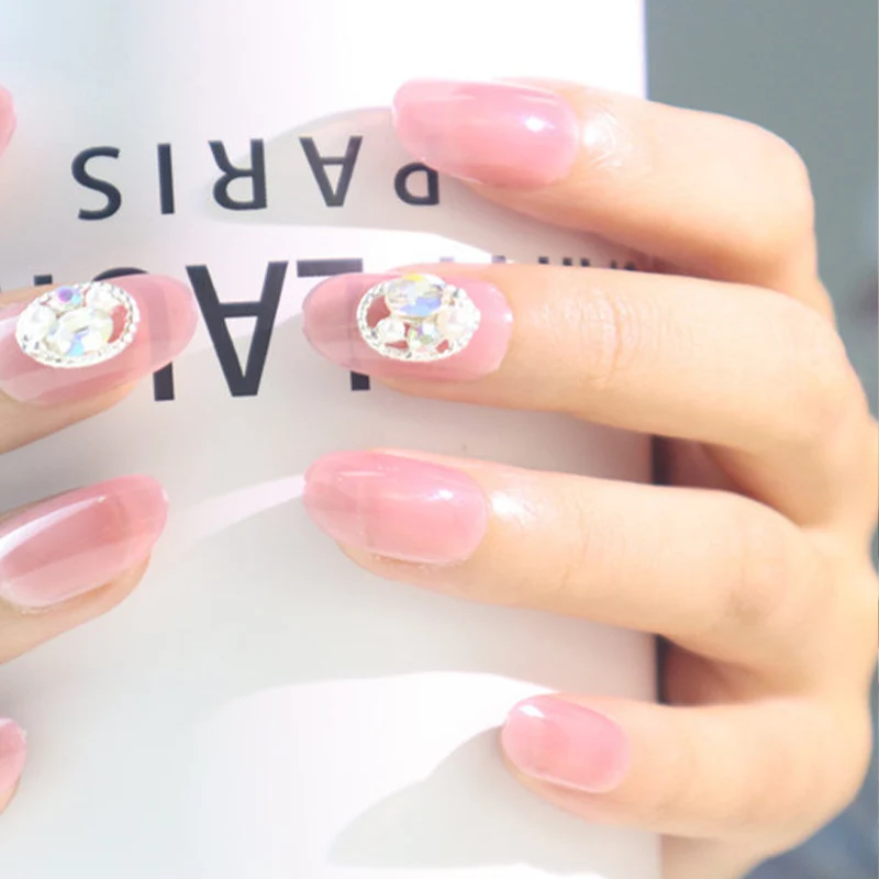 Elegantes Press-On-Nagelkunst-Set mit Strassakzenten