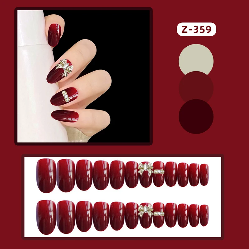 Dekoratives Press-On-Nagelkunst-Set mit Strassakzenten
