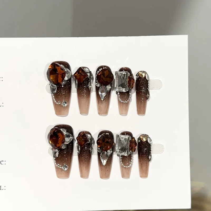 Dekoratives Press-On Nagelkunst Set