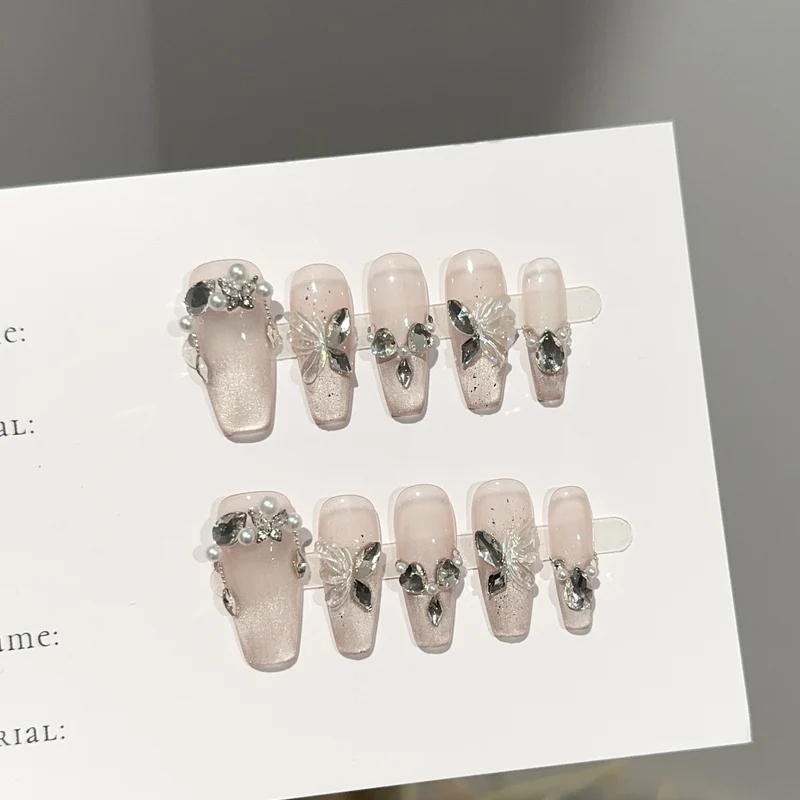 Dekoratives Press-On Nagelkunst Set