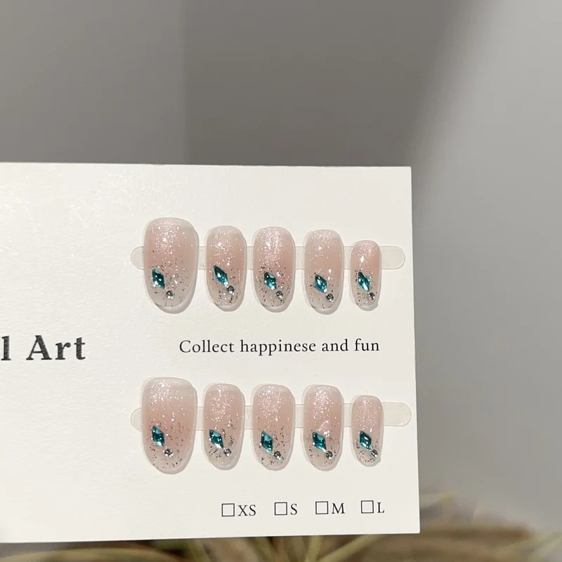 Glamouröses Press-On Nagelkunst Set