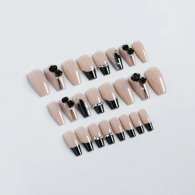 Elegantes dekoratives Press-On-Nagelkunst-Set