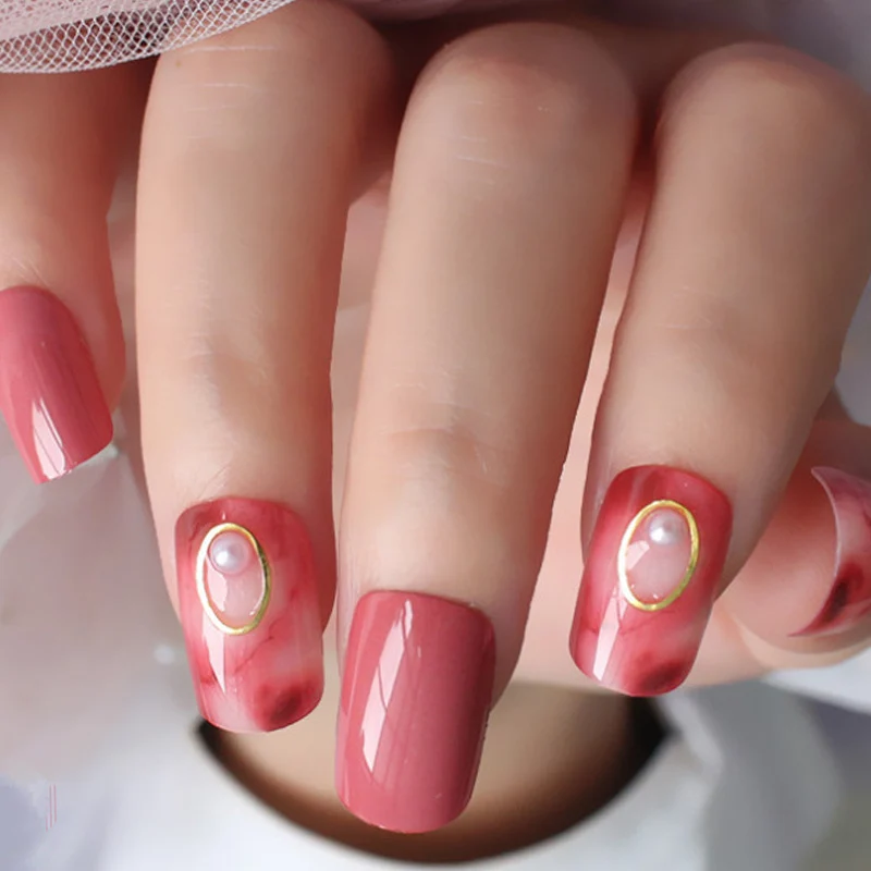 Dekorative Perlen-akzentierte Press-On Nagelset