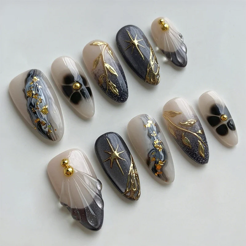 Elegantes Künstlerisches Press-On Nagelset