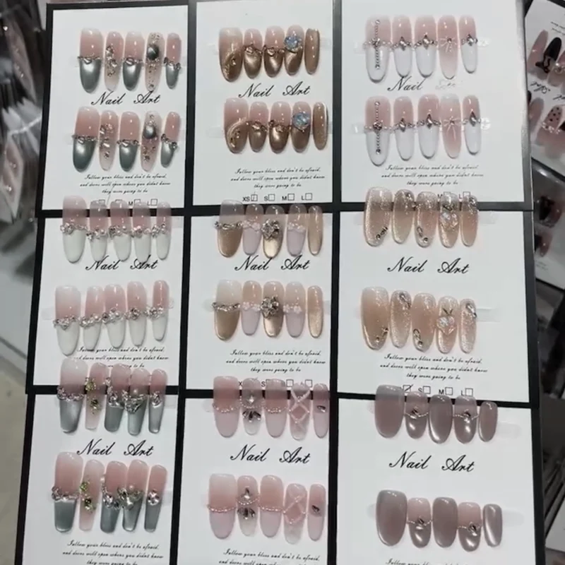 Dekorative Press-On Nagelkunst Kollektion