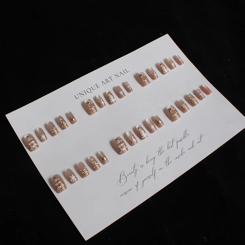 Künstlerisches Press-On Nagel-Set mit einzigartigen Designs