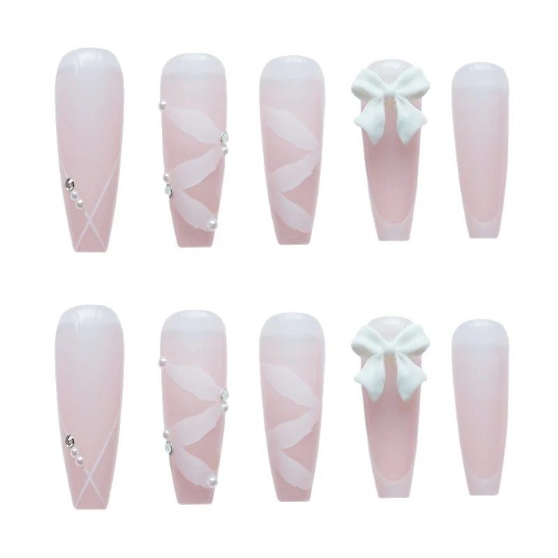 Künstlerisches Blumenakzent Press-On Nagelset
