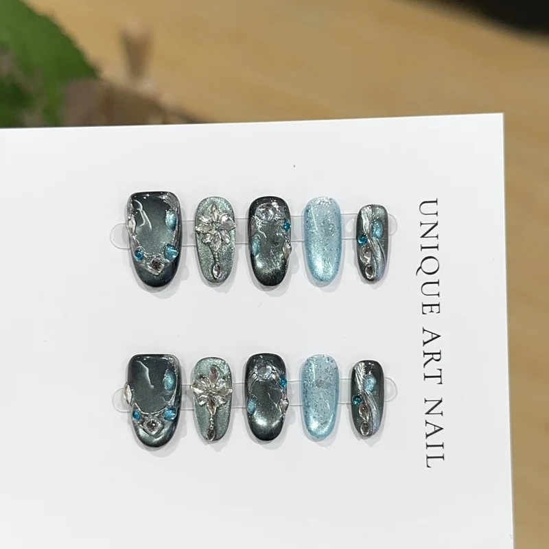 Dekorative Nagelkunst
