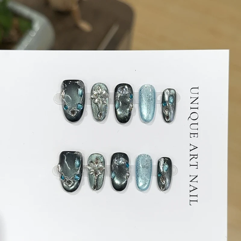 Dekorative Nagelkunst
