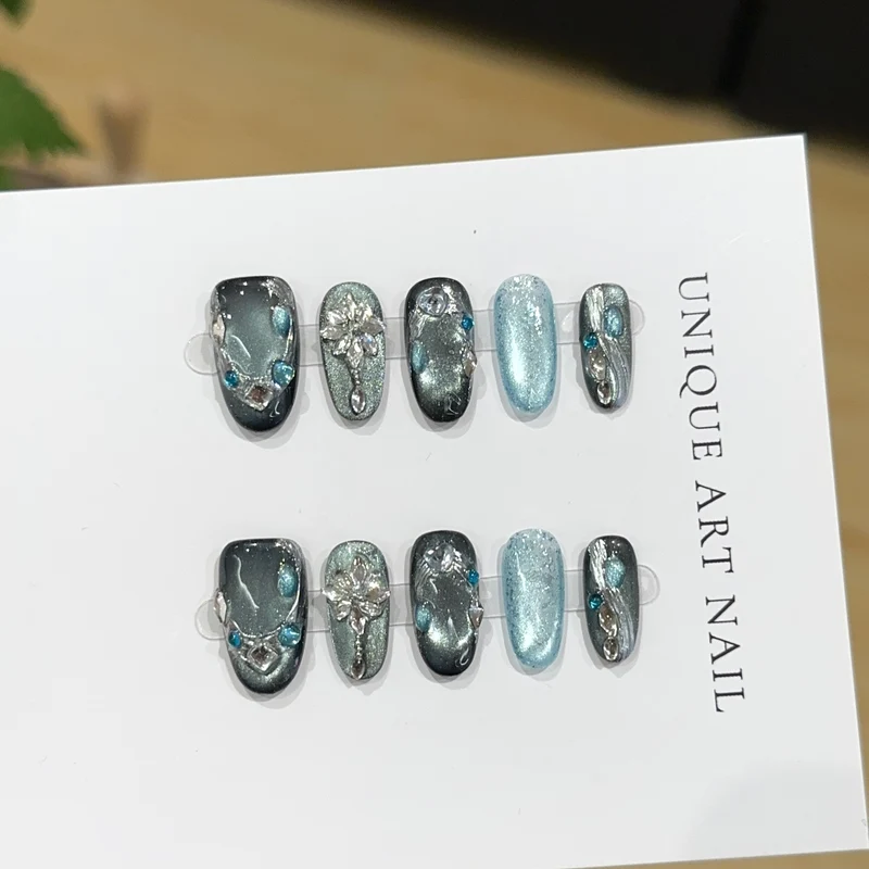 Dekorative Nagelkunst