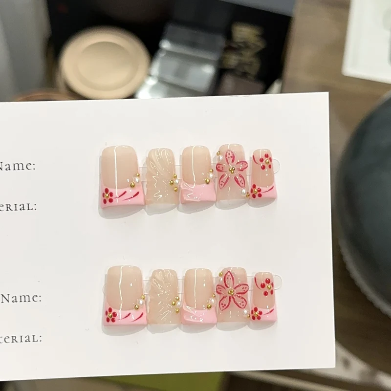 Dekorative Nagelkunst