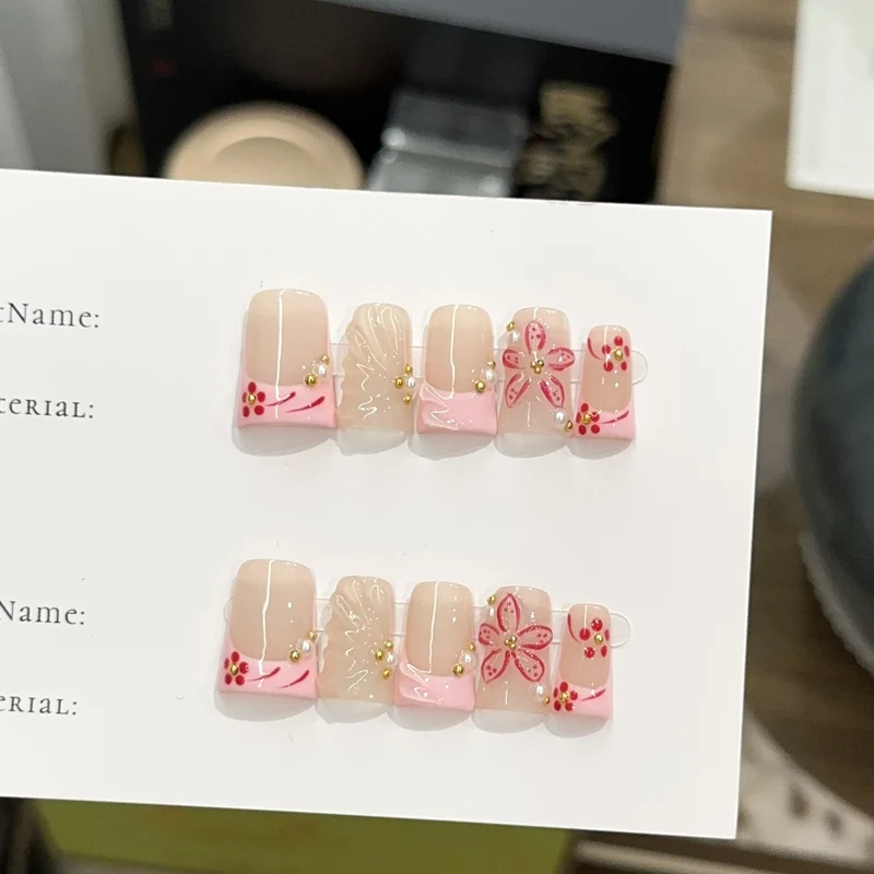 Dekorative Nagelkunst