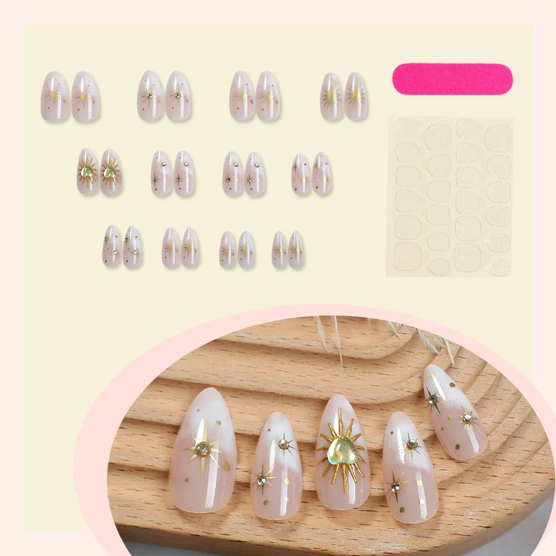 Künstlerisches Press-On-Nagel-Set mit himmlischem Design