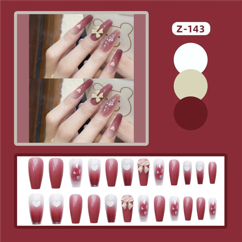 Dekorative Herz-Thema Press-On Nagelkunst