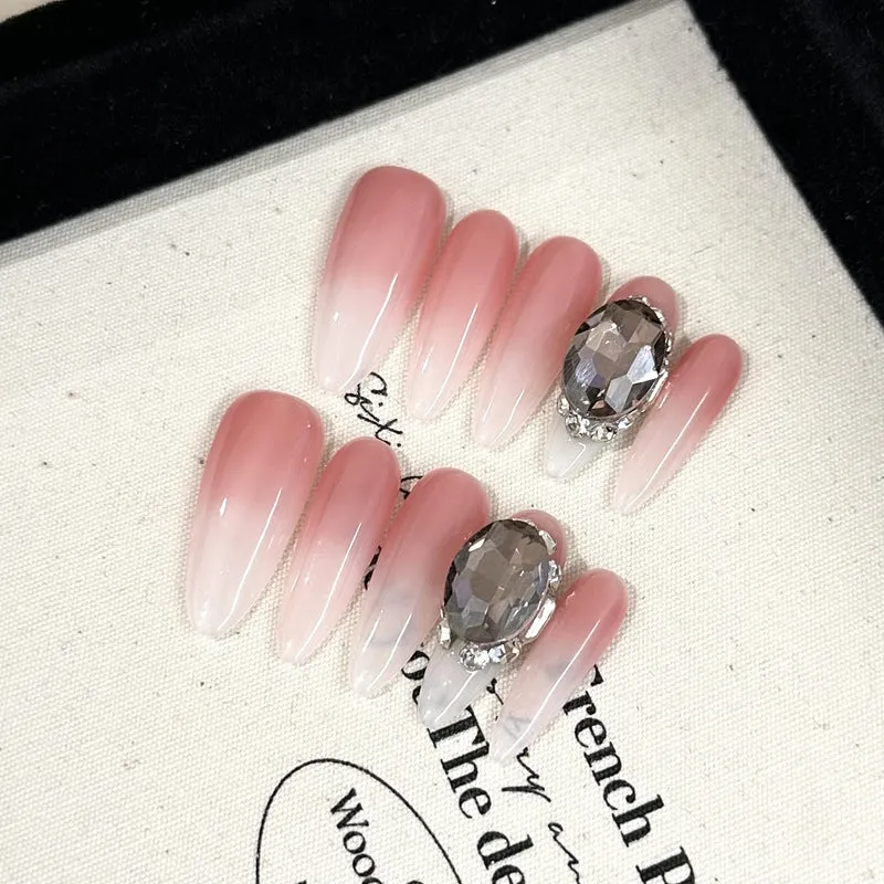 Elegante Ombre Press-On Nagelset mit Kristallakzenten