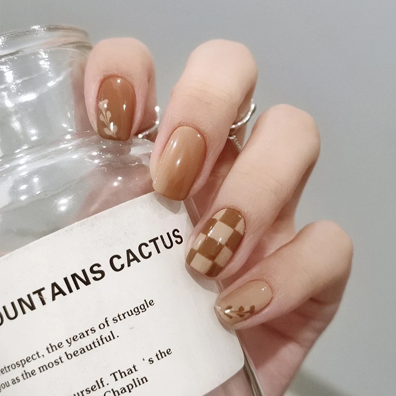 Artistic Chic Press-On Nail Art