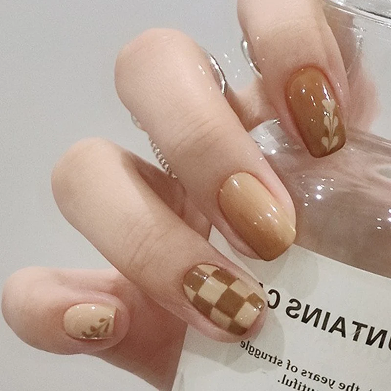 Artistic Chic Press-On Nail Art