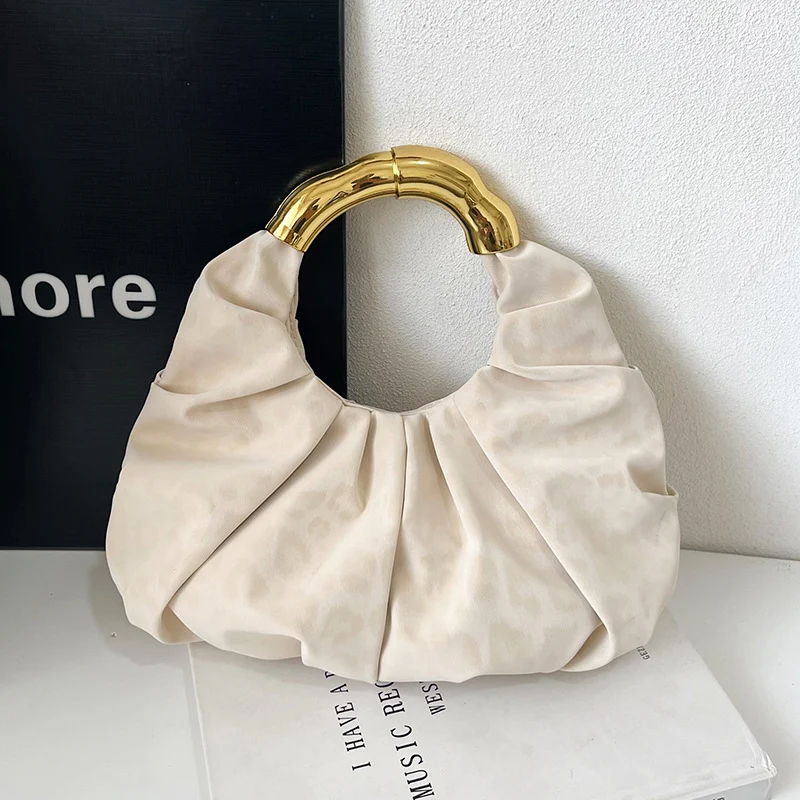 Moderne gefaltete Handtasche