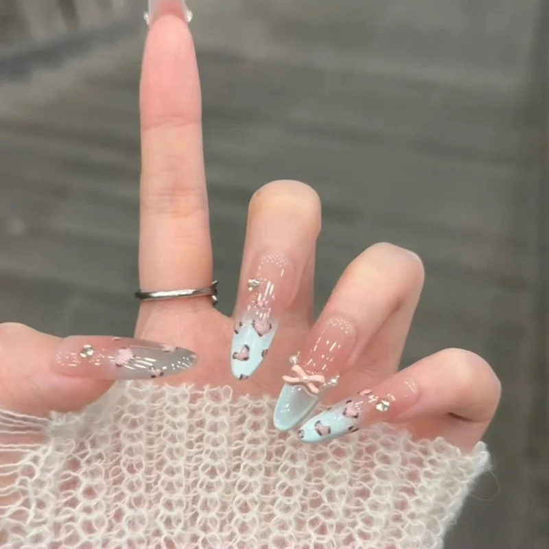 Künstlerisches Press-On Nageldesign Set