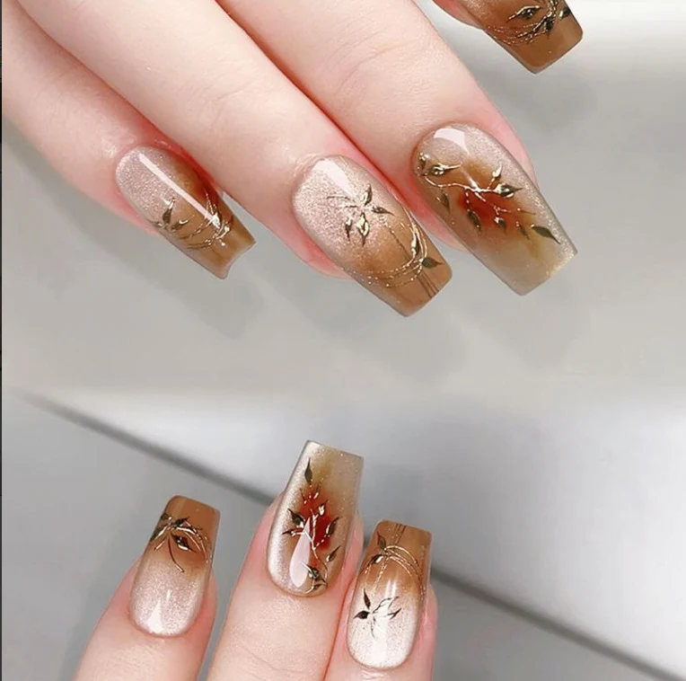 Künstlerisches Press-On Nageldekor Set