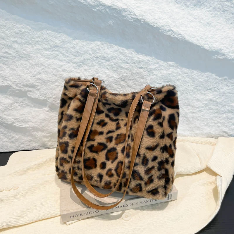 Luxuriöse Leopardenmuster-Fell-Eimerhandtasche