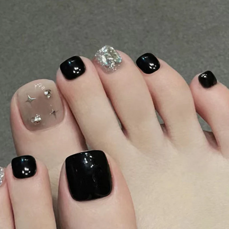 Dekorative Press-On Zehenägel mit Glitzer und Strass-Akzenten