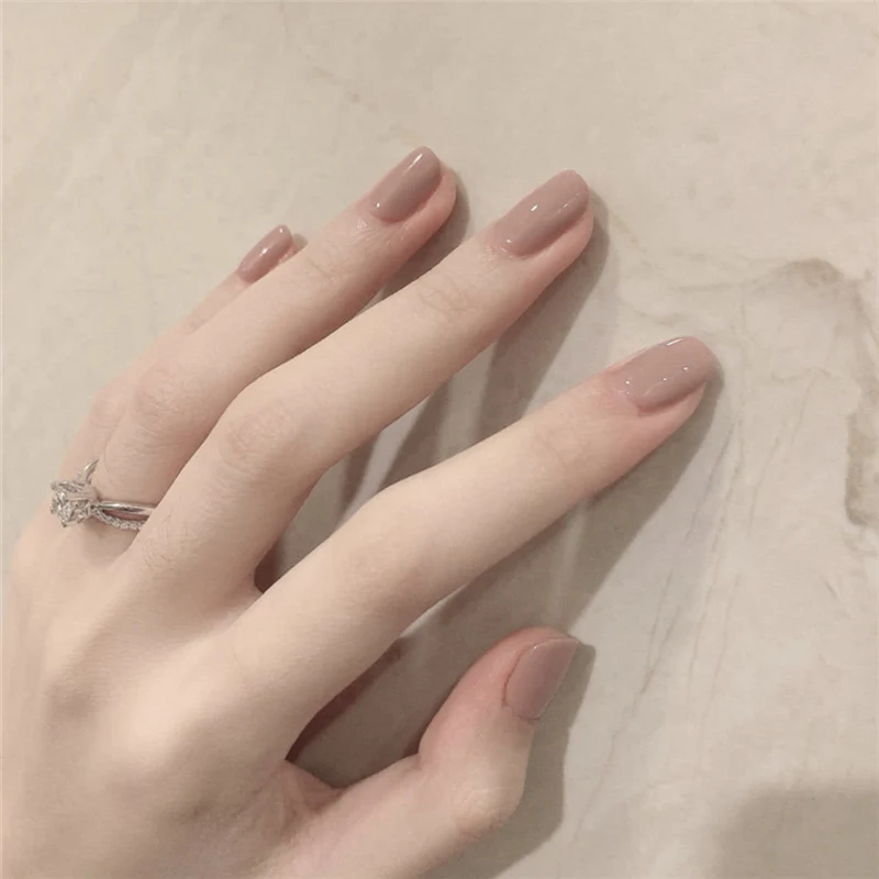 Elegante Glänzende Nagelkunst