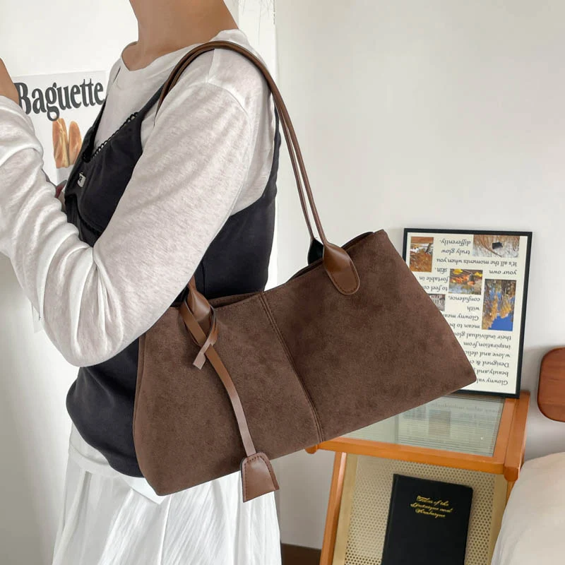Stilvolle Kunstwildleder-Handtasche