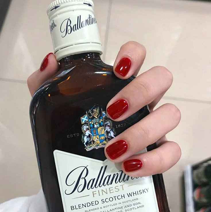 Klassisches Rotes Press-On Nagelset