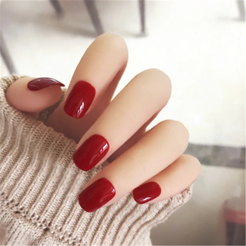 Klassisches Rotes Press-On Nagelset