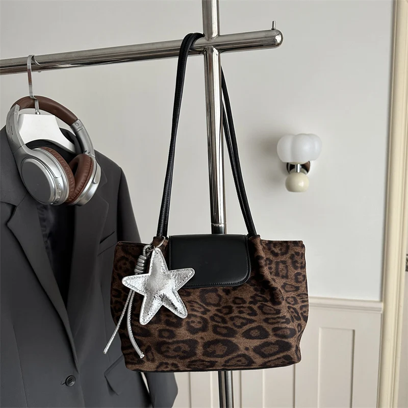 Stylische Tierdruck-Handtasche