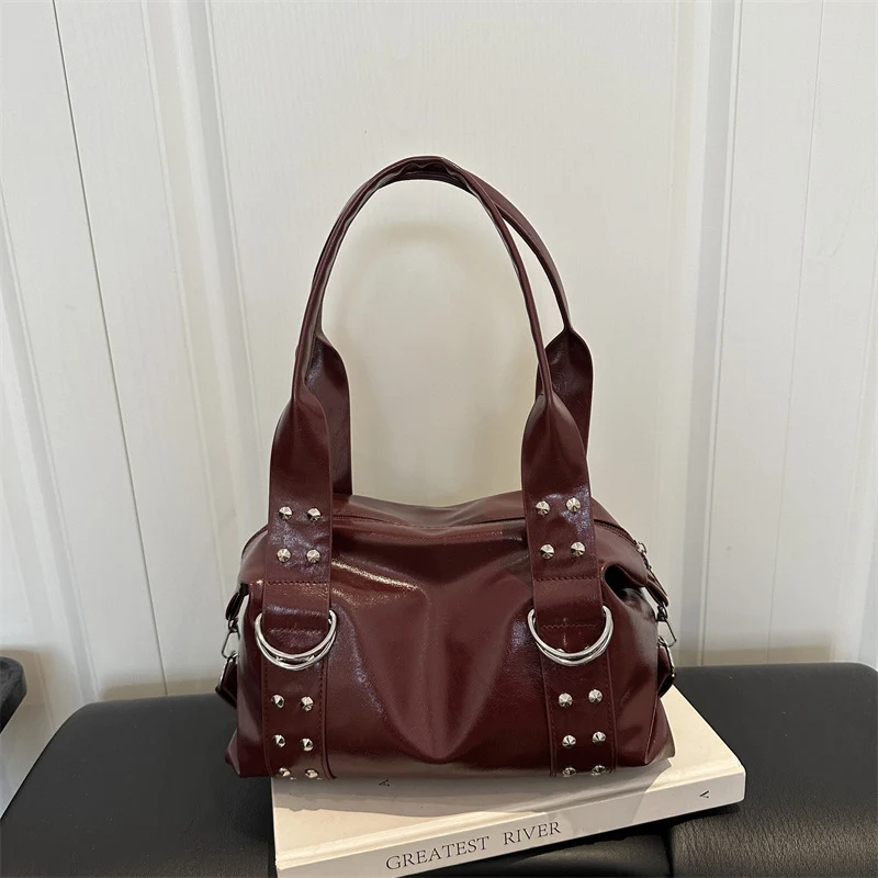 Nieten Strukturierte Handtasche