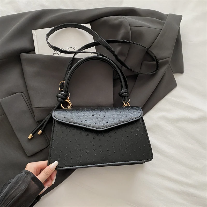 Strukturierte Lederhandtasche