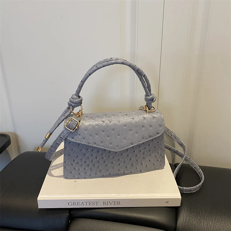 Strukturierte Lederhandtasche