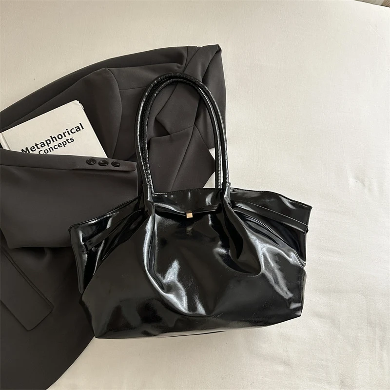 Elegante Glänzende Handtasche