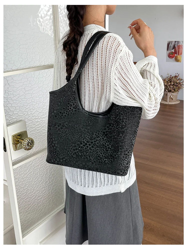 Geräumige Leopardenmuster Schultertasche