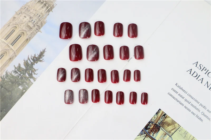 Künstlerisches Kurzes Press-On Nagelset