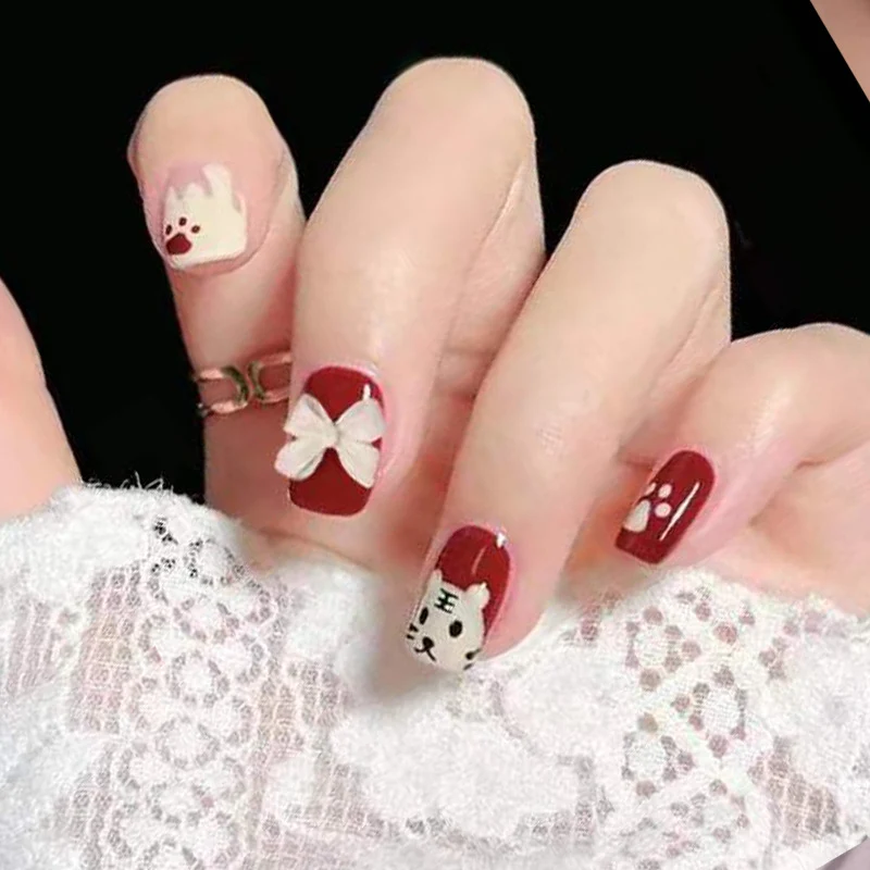 Künstlerisches saisonales Druck-Nageldesign