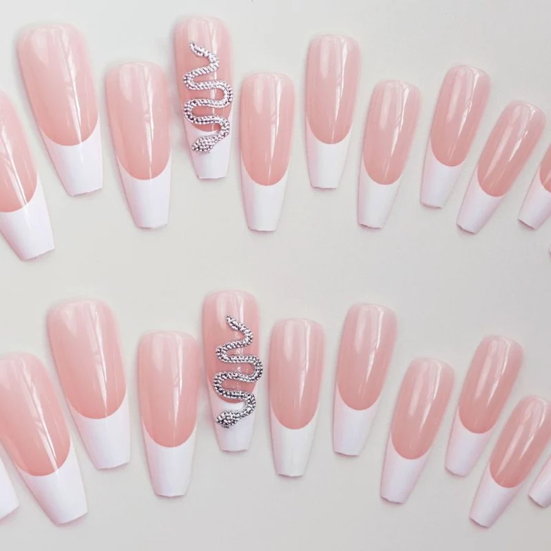 Künstlerisches mit Strass verziertes Press-On Nagelset