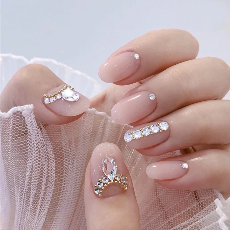 Künstlerische mit Strass verziert Press-On Nail Art