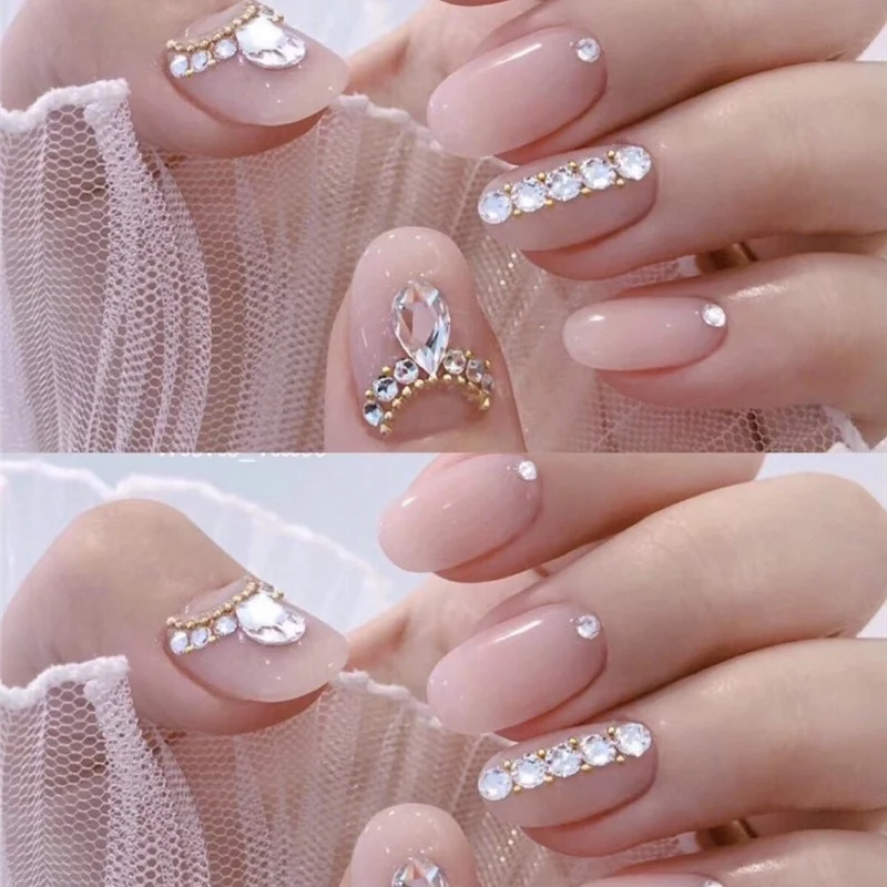 Künstlerische mit Strass verziert Press-On Nail Art