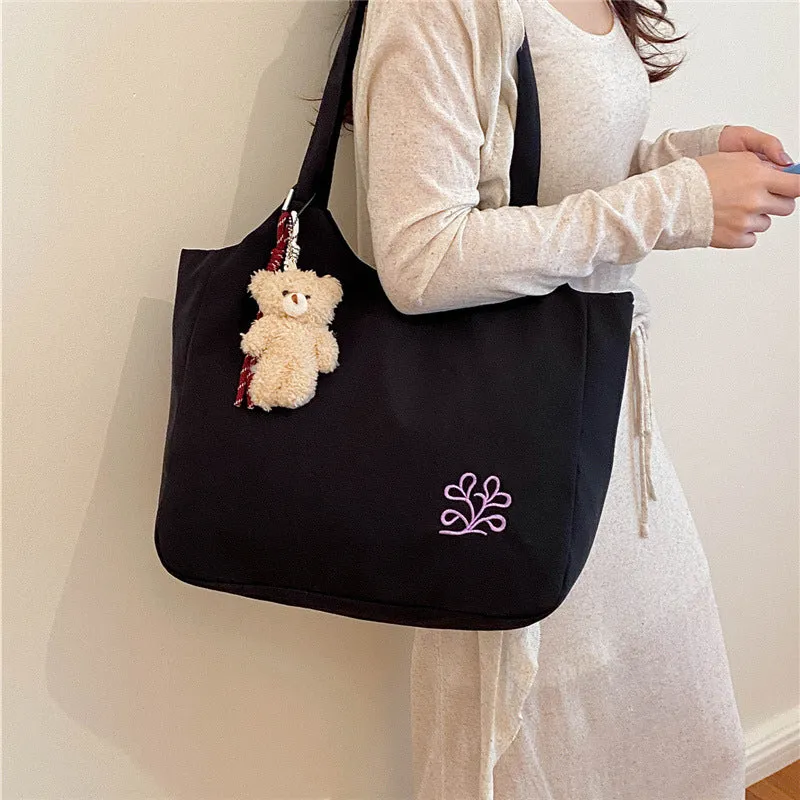 Geräumige bestickte Baumwolltasche
