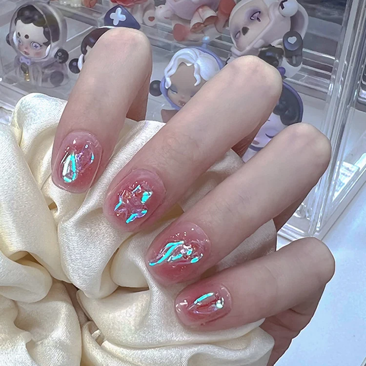 Künstlerisches Gel Press-On Nageldesign