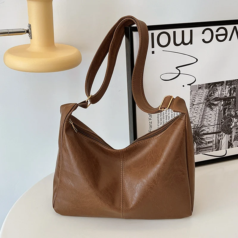 Schlichte lässige Schultertasche